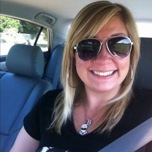 Meet your Posher, Beverly